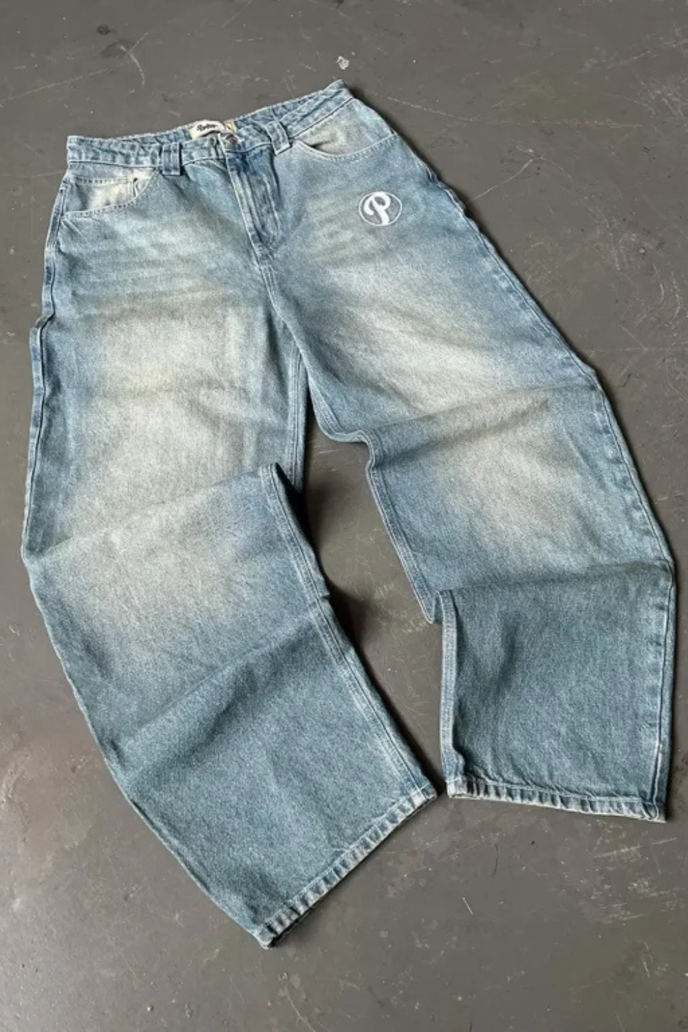 P - Baggy Jeans